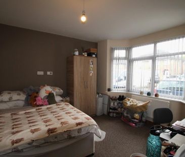 5 bedroom semi-detached house to rent - Photo 5