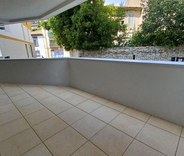 location Appartement T3 DE 57.2m² À NIMES - Photo 5