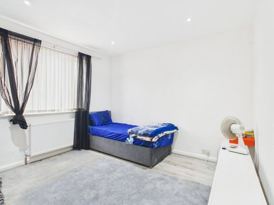 Main Street, Feltham,TW13 - Photo 1