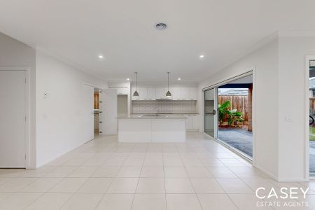 7 Hinneberg Street, Cranbourne - Photo 4