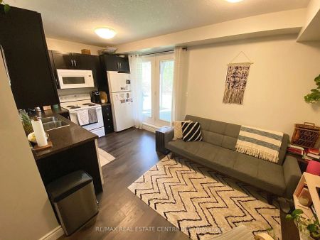 38 Howe Drive #12B - Photo 3