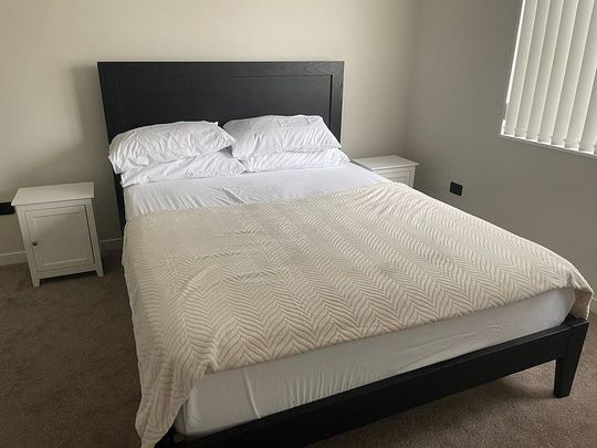 Modern 1BR ensuite furnished - Ready to move in - Photo 1