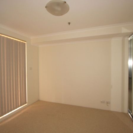 Spacious 1 Bedroom Apartment - Photo 3