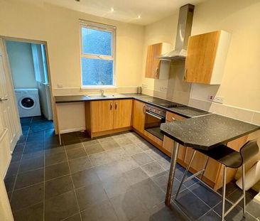 7 Egeria Street, Belfast, BT12 5PN - Photo 4