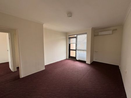 UPSTAIRS TWO BEDROOM APARTMENT! - Photo 2