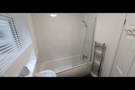 1 Bed Flat, Lewes Road, BN2 - Photo 5