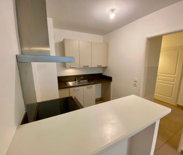 Location Appartement 2 pièces 36m² ST MAUR DES FOSSES 94100 - Photo 3