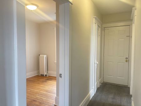 For Lease - 985 Main Street Unit# 3, Hamilton, Ontario - Photo 3