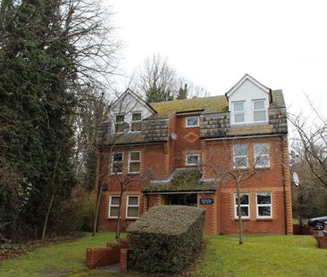 West Wycombe Road, High Wycombe - Photo 1