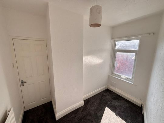 2 bed Terraced - To Let - Photo 1