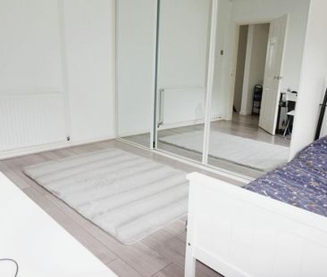 2 bedroom property to rent - Photo 2