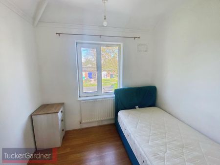 3 bedroom house to rent - Photo 3