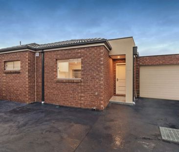 Modern Living in Mill Park - Photo 3
