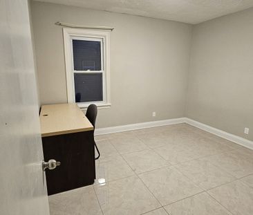 For Lease - 299 West 2nd Street, Hamilton, Ontario - Photo 2