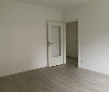 Helle 4-Zimmer-Etagenwohnung in Gelsenkirchen  96,7 m² mit Badfens... - Photo 1