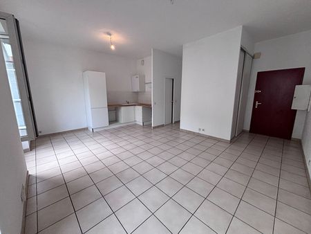 Location Appartement 2 pièces 44m² - Photo 2