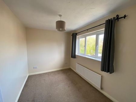 2 bedroom semi-detached house to rent - Photo 5