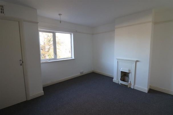 3 bedroom end of terrace house to rent - Photo 1