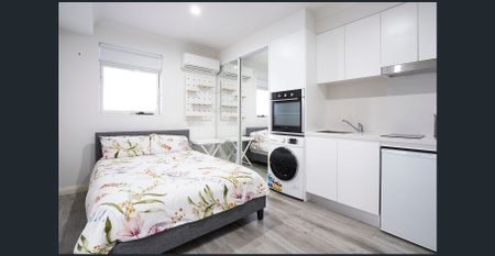 Full Self Contained Studio Apartment! - Photo 3