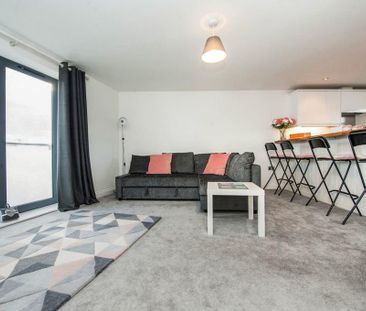 2 bedroom flat to rent - Photo 2