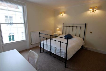 4 bedroom terraced house to rent - Photo 5