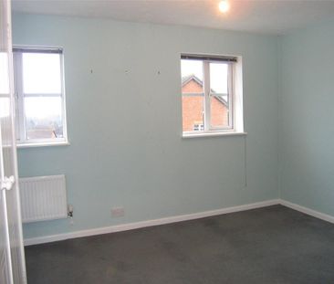 2 bedroom end of terrace house to rent - Photo 4
