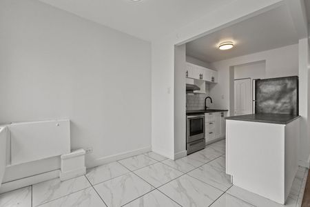 2900 Chemin de la Côte-de-Liesse, Montréal, QC - Photo 2