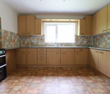 4 bedroom detached house to rent - Photo 6