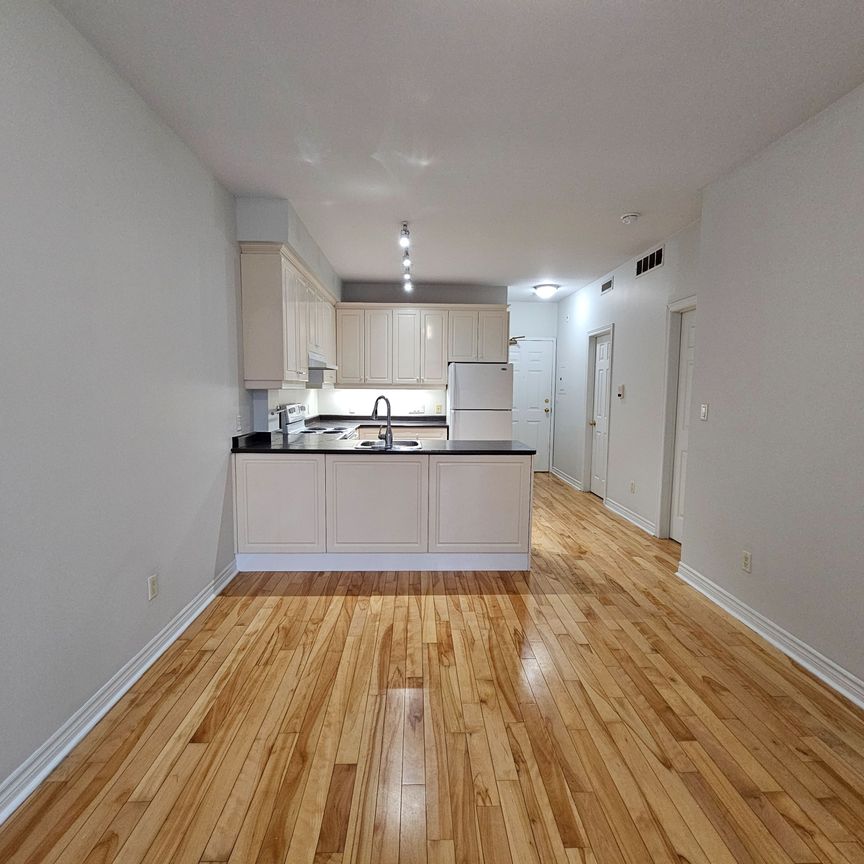 For Lease - 648A Yonge Street Unit# 302, Toronto, Ontario - Photo 1