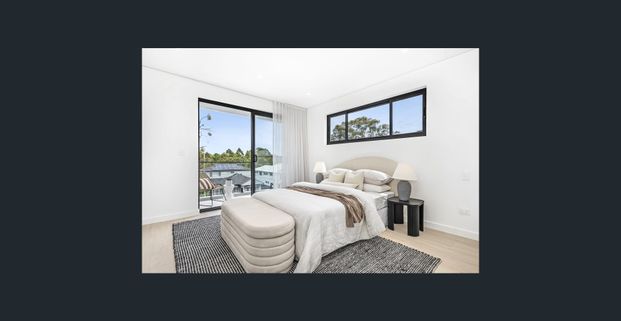 Brand New Luxury Five Bedroom Home in Ultra-Convenient Location - Photo 1