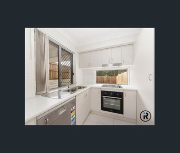 Modern 2 Bedroom Duplex!! - Photo 3