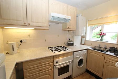 2 bedroom semi-detached house to rent - Photo 3