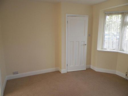 2 bedroom end of terrace house to rent - Photo 2