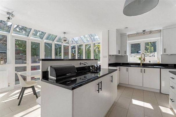 4 bedroom house to rent - Photo 1