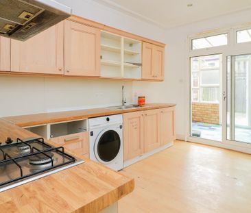 4 bedroom terraced house to rent - Photo 2