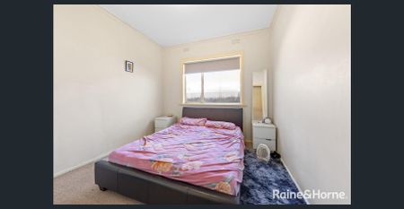 Centrally located! - Photo 2