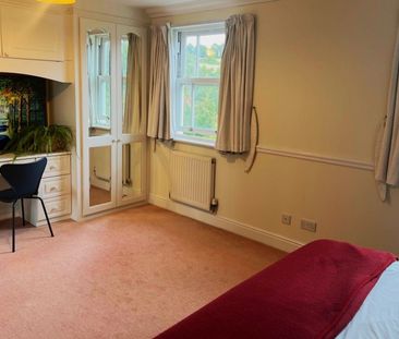 Lancaster Avenue, Guildford - 4 bedrooms Property for lettings - Se... - Photo 5