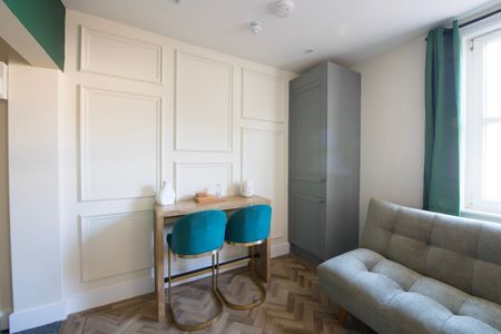 2 Bed Flat, Brighton Road, BS6 - Photo 3