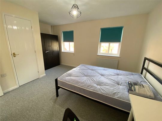 Wright Way, Stoke Park - Photo 1