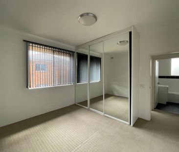 Spacious Two Bedroom Unit - Photo 3