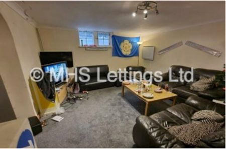 22 Regent Park Avenue, Leeds, LS6 2AU - Photo 2