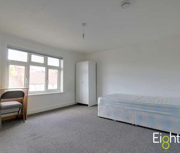 Coombe Road, Brighton, BN2 - Photo 2