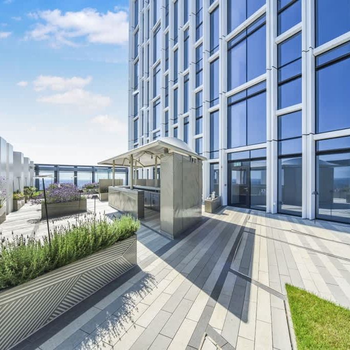 River Park Tower, London, SW8 - Photo 1