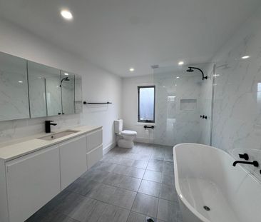 3 Bedroom Modern Home in Beresfield - Photo 5