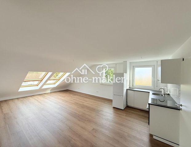 Moderne 2,5-Zimmer-Dachgeschosswohnung mit Einbauküche und Top-Lage in Esslingen - Foto 1