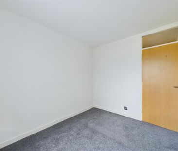 The Cliff, Wallasey, 2 bedroom, Flat - Purpose Built - Photo 4