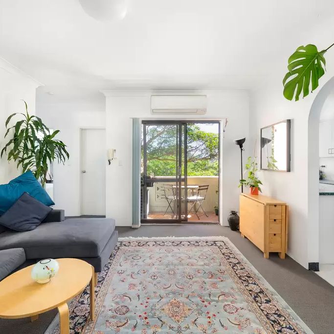 Bright apartment with LUG + storage room - Photo 1