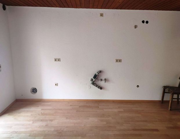 Ruhige, schöne 2,5 Zimmer Whg in Kieselbronn mit Terrasse - Photo 1