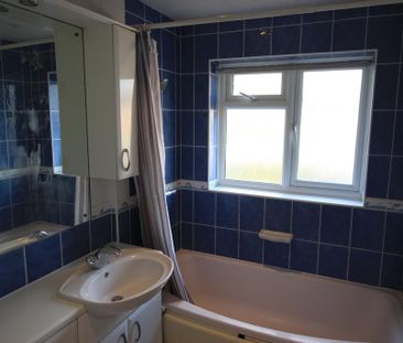 2 bedroom semi-detached house to rent - Photo 6