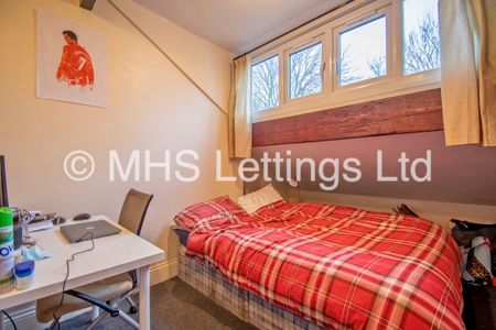 10 Bedroom Mid Terraced House for rent in Regent Park Terrace - Photo 4